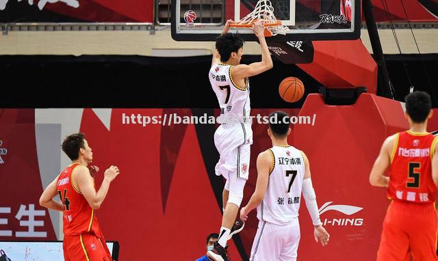 中国男篮阵容曝光：易建联领衔，郭艾伦入选，周琦回归，王哲林仍在列，李慕豪成大热门