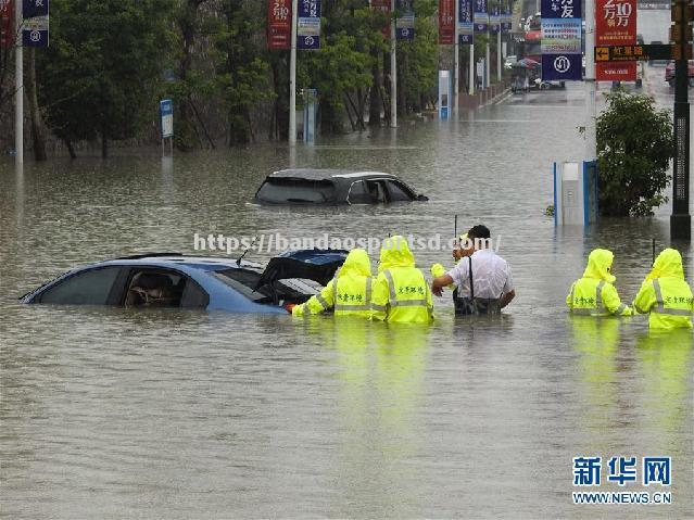 泰国首都曼谷遭遇连续暴雨，多地受灾