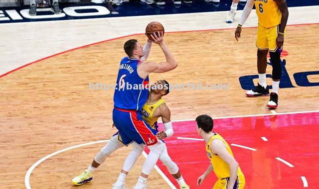 独行侠惜败尼克斯，波尔津吉斯复出状态出色